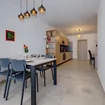 Lejlighed Charming Apartment, Your Perfect Getaway