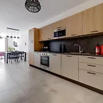 Lejlighed Charming Apartment, Your Perfect Getaway