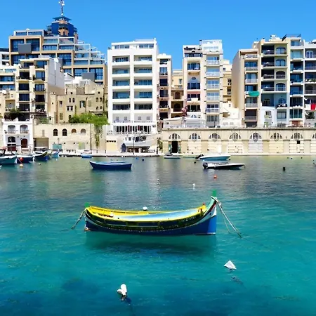 Charming Apartment, Your Perfect Getaway Apartment *