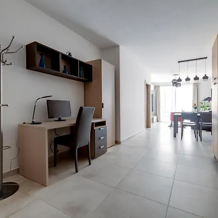 Lägenhet Charming Apartment, Your Perfect Getaway Msida